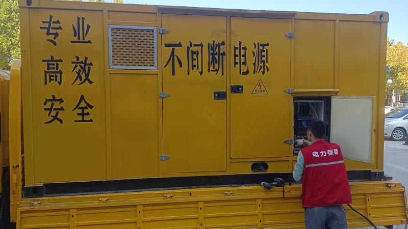 阿拉善左柴油发电机组和UPS电源配合使用时，如何避免切换过程中的电力中断？